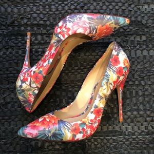 Schutz Floral Pumps